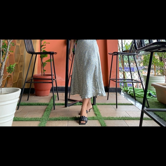 H&M satin skirt - Picture 3 of 5